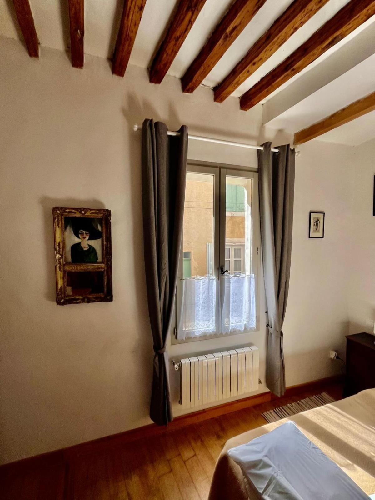 La Sarrasine Hotell Villes-sur-Auzon Eksteriør bilde