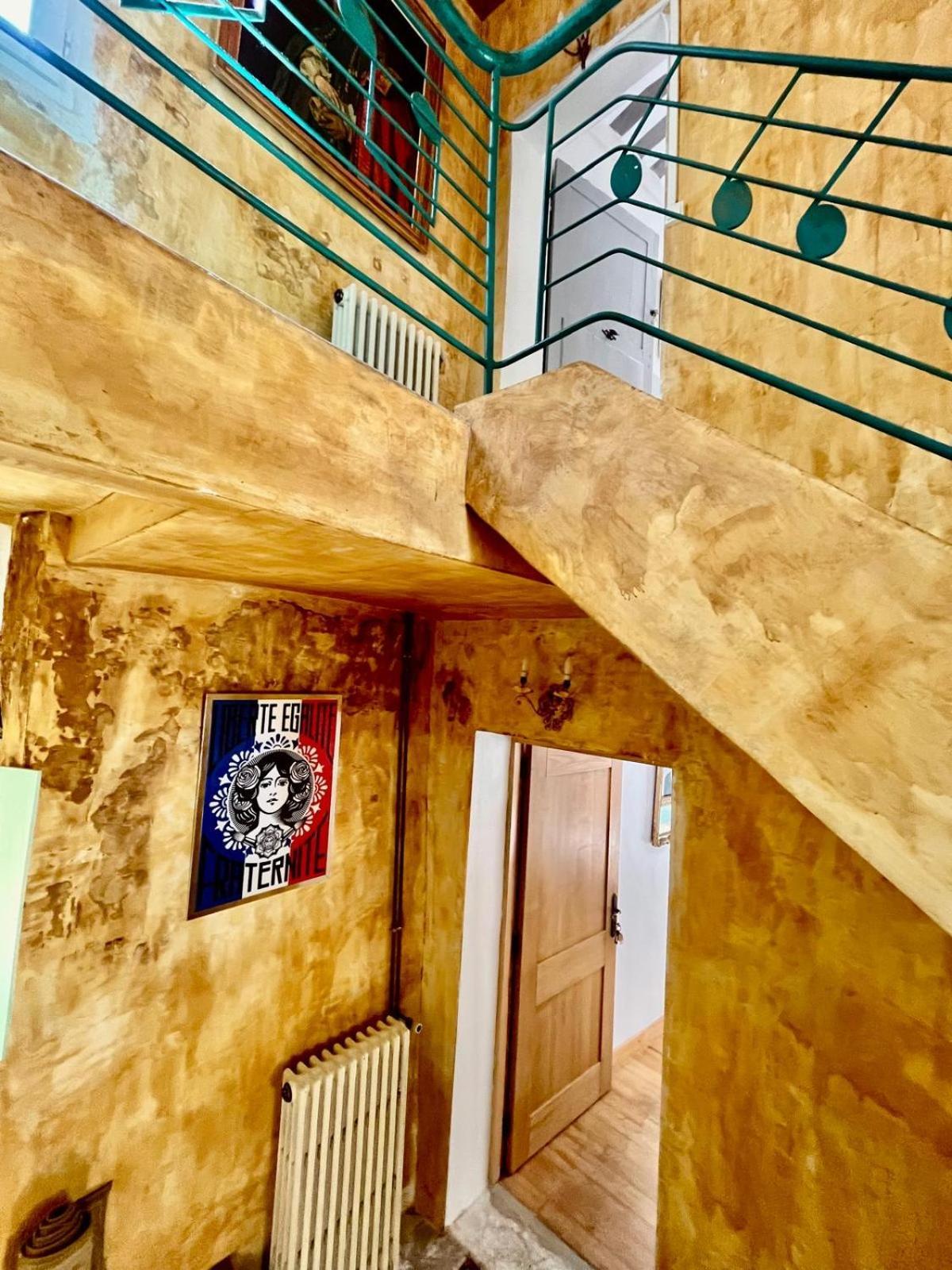 La Sarrasine Hotell Villes-sur-Auzon Eksteriør bilde