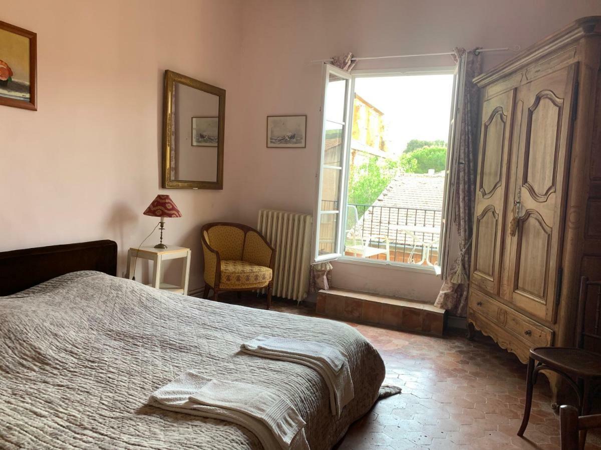 La Sarrasine Hotell Villes-sur-Auzon Eksteriør bilde