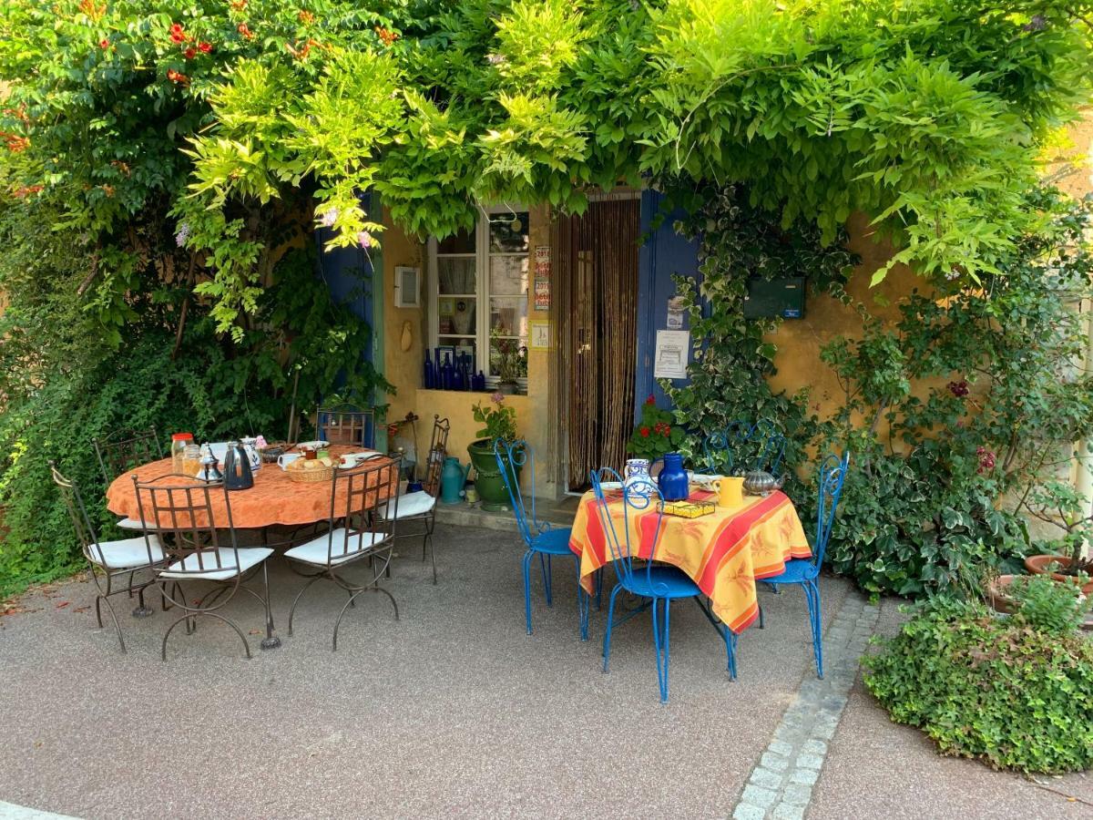 La Sarrasine Hotell Villes-sur-Auzon Eksteriør bilde