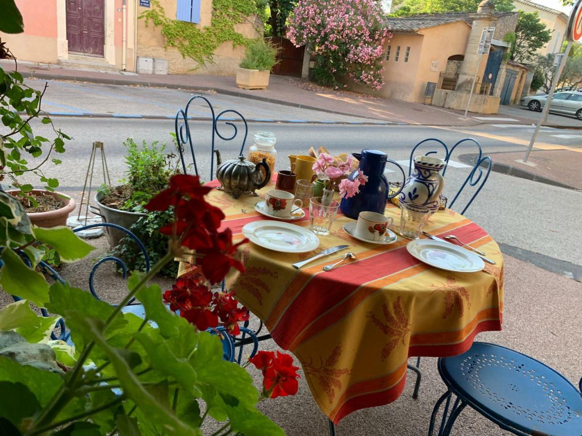 La Sarrasine Hotell Villes-sur-Auzon Eksteriør bilde